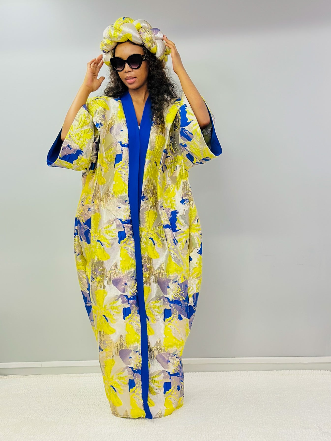 Her Highness Bold lapel and thick sleeves kaftan.